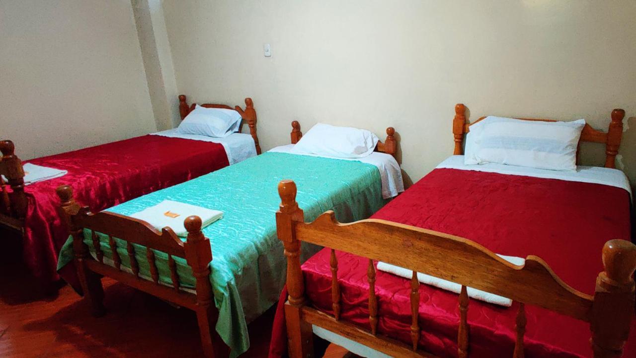 Lhotse Hostel B&B Huaraz  Esterno foto