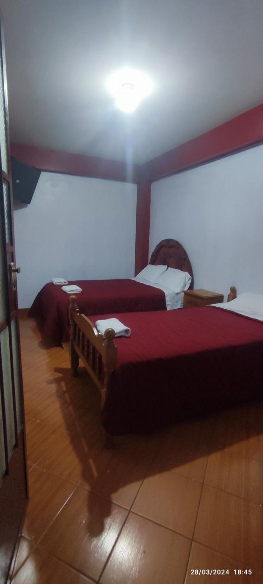 Lhotse Hostel B&B Huaraz  Esterno foto