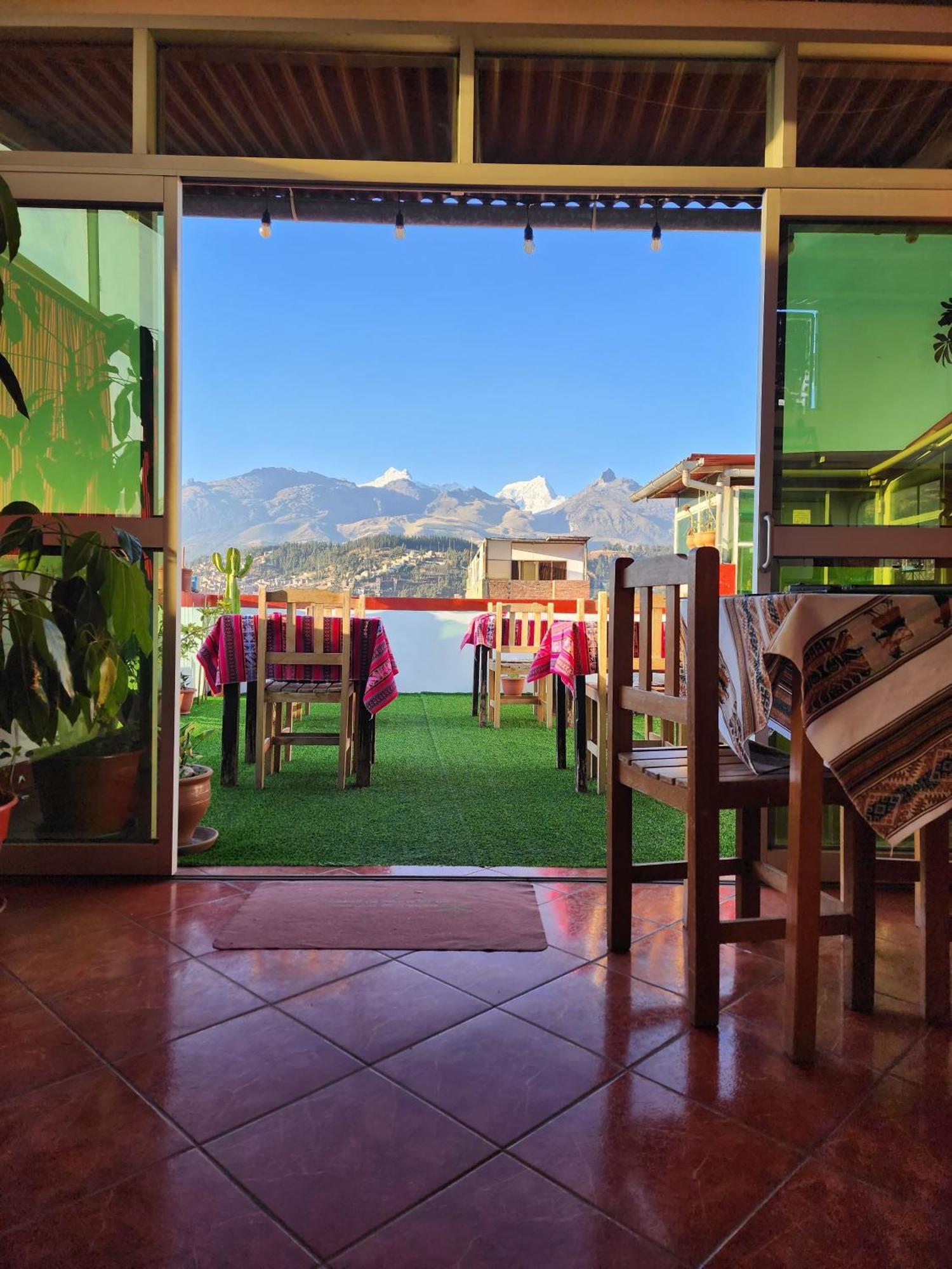 Lhotse Hostel B&B Huaraz  Esterno foto