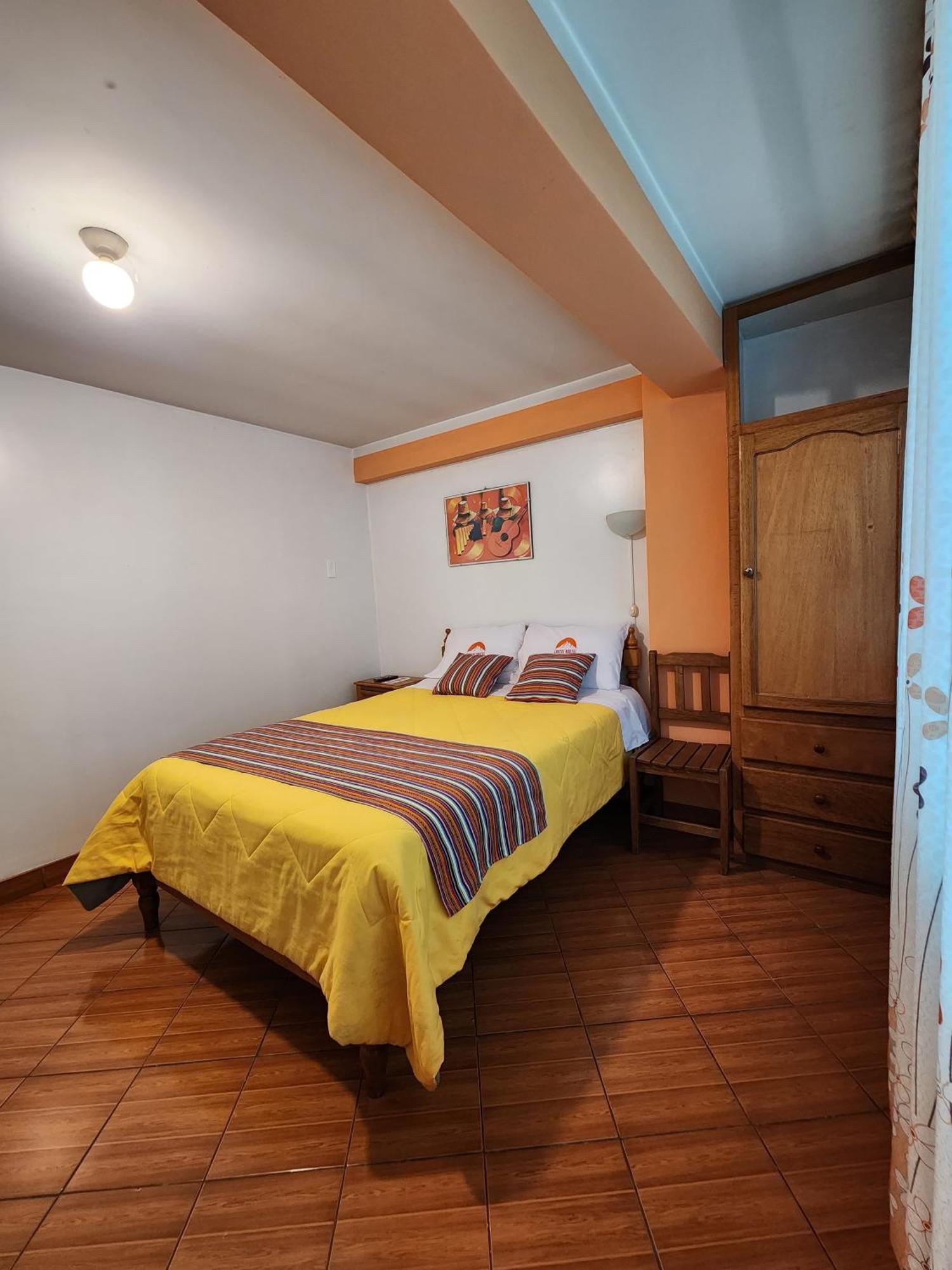 Lhotse Hostel B&B Huaraz  Esterno foto