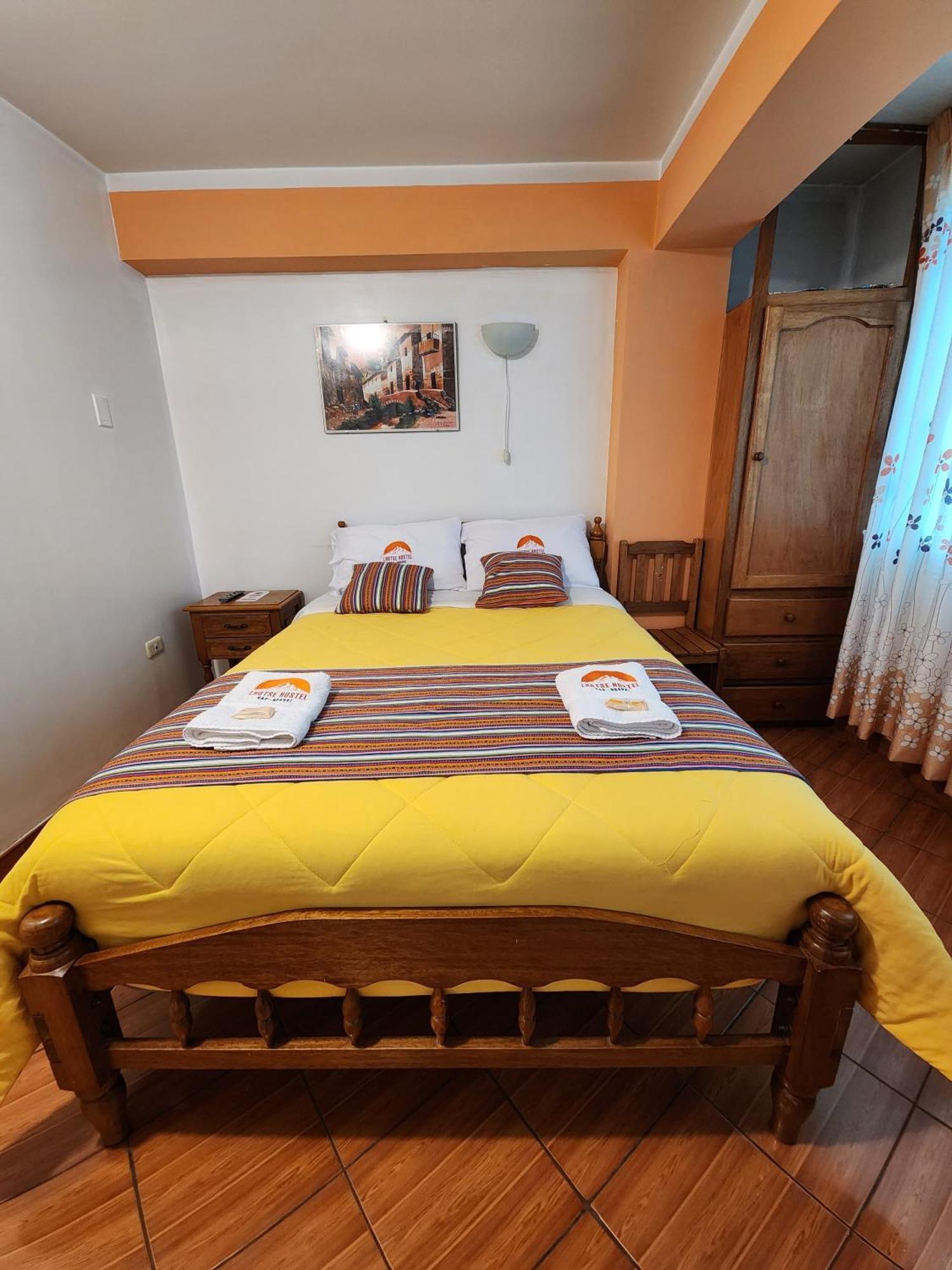 Lhotse Hostel B&B Huaraz  Esterno foto