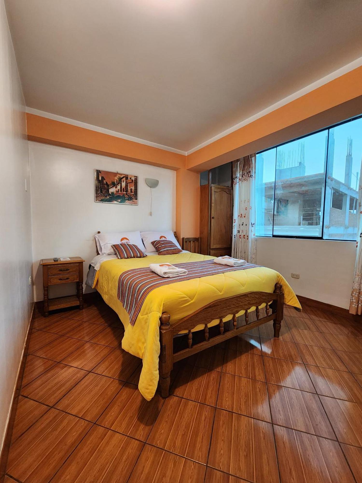 Lhotse Hostel B&B Huaraz  Esterno foto