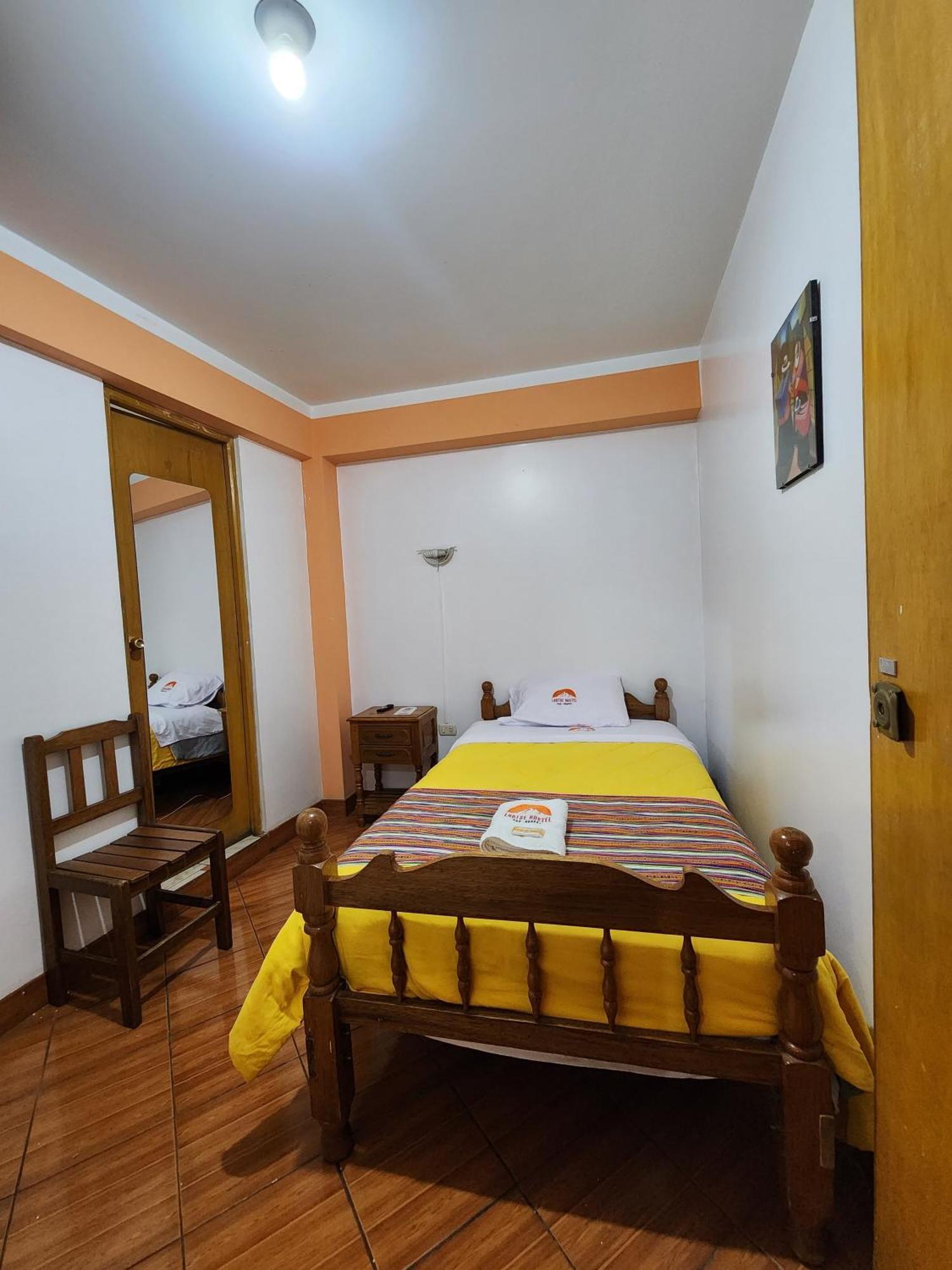 Lhotse Hostel B&B Huaraz  Esterno foto