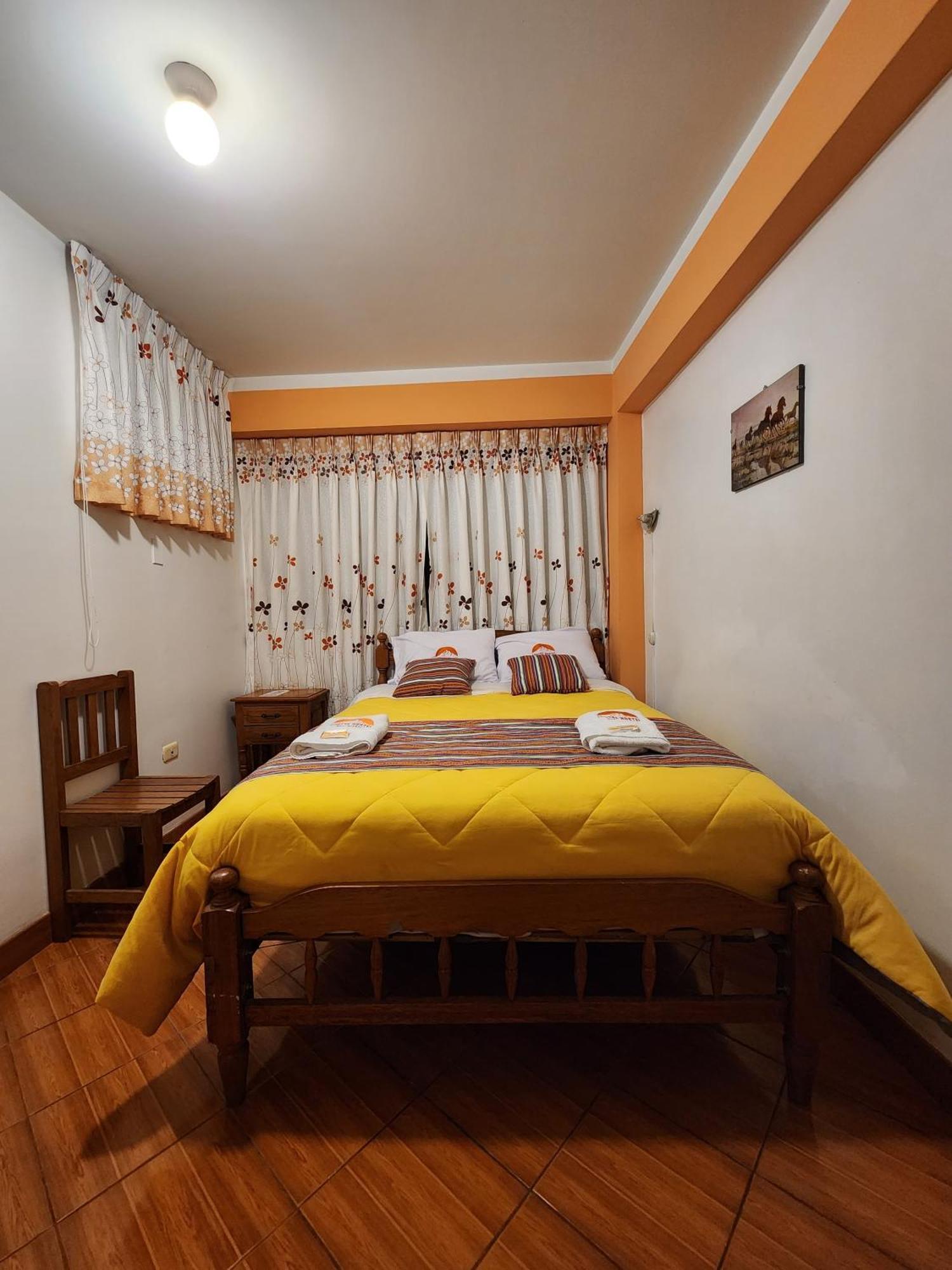 Lhotse Hostel B&B Huaraz  Esterno foto