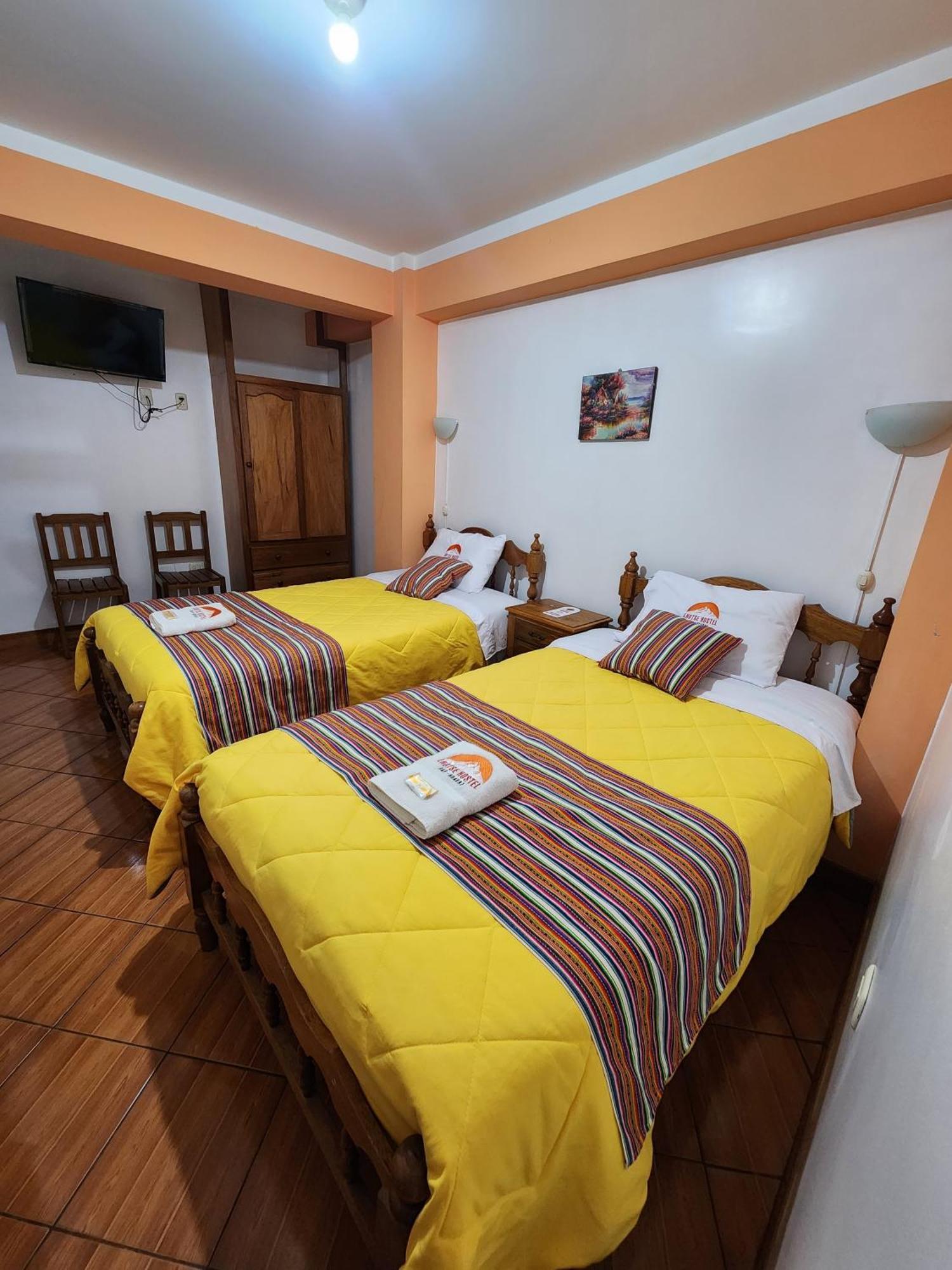Lhotse Hostel B&B Huaraz  Esterno foto