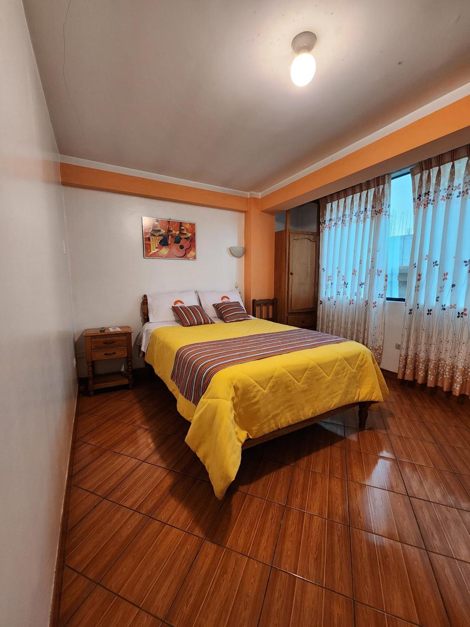 Lhotse Hostel B&B Huaraz  Esterno foto